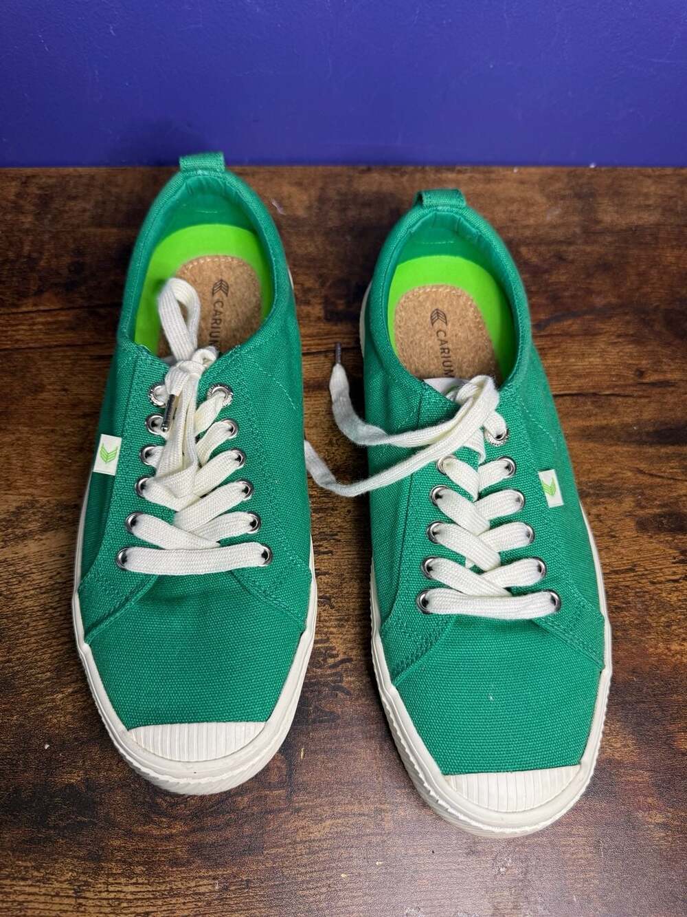 Cariuma OCA Low Green Canvas Sneakers